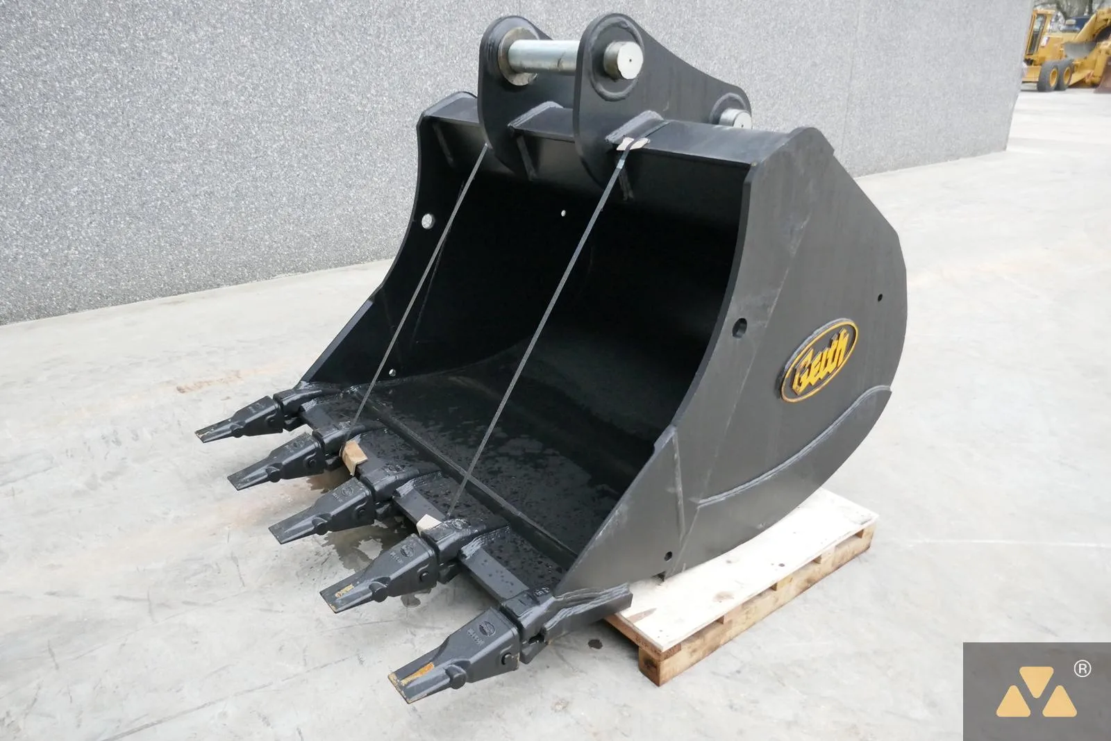 Trenching Bucket, 24